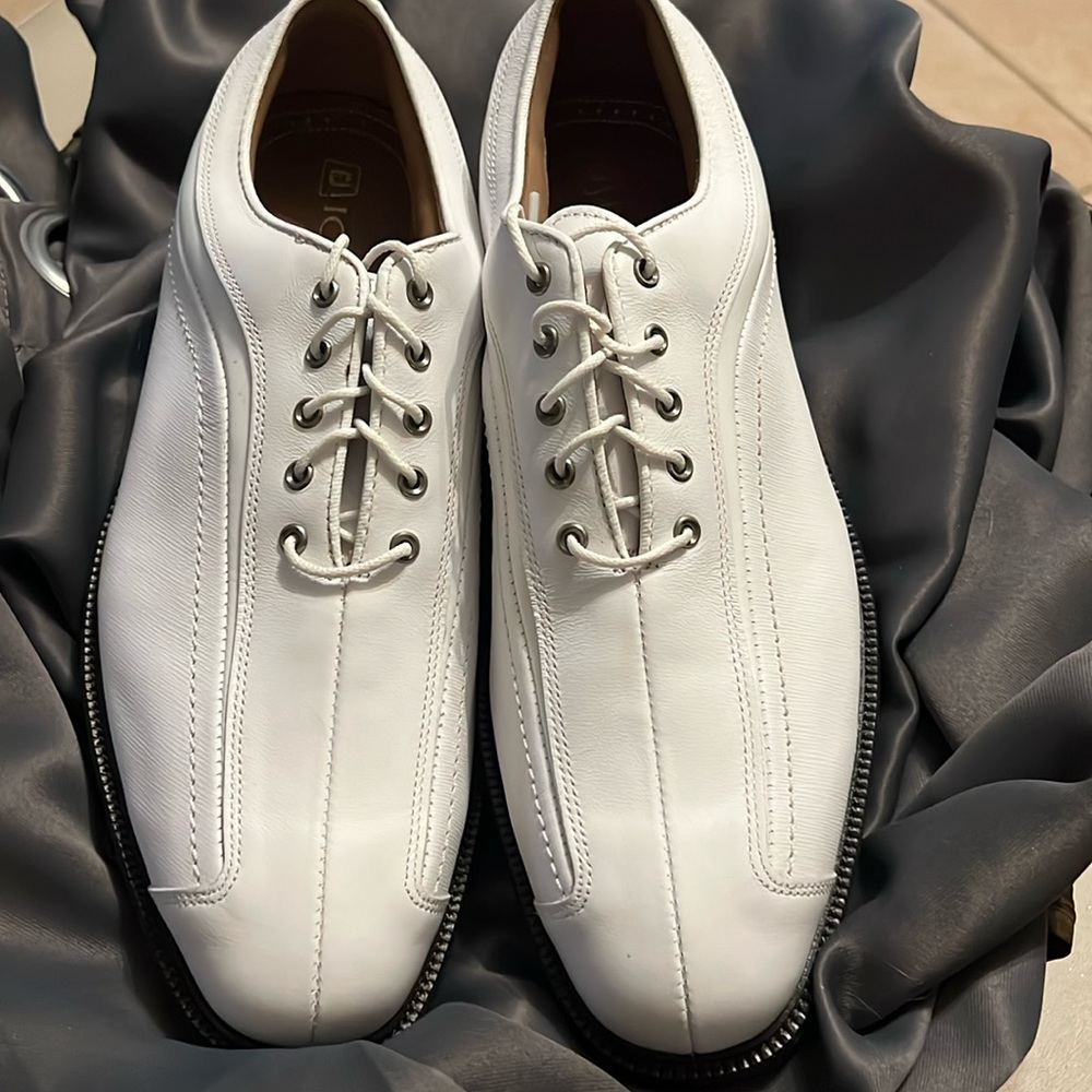 Footjoy Icon - 52315 - ICON - brand new inbox